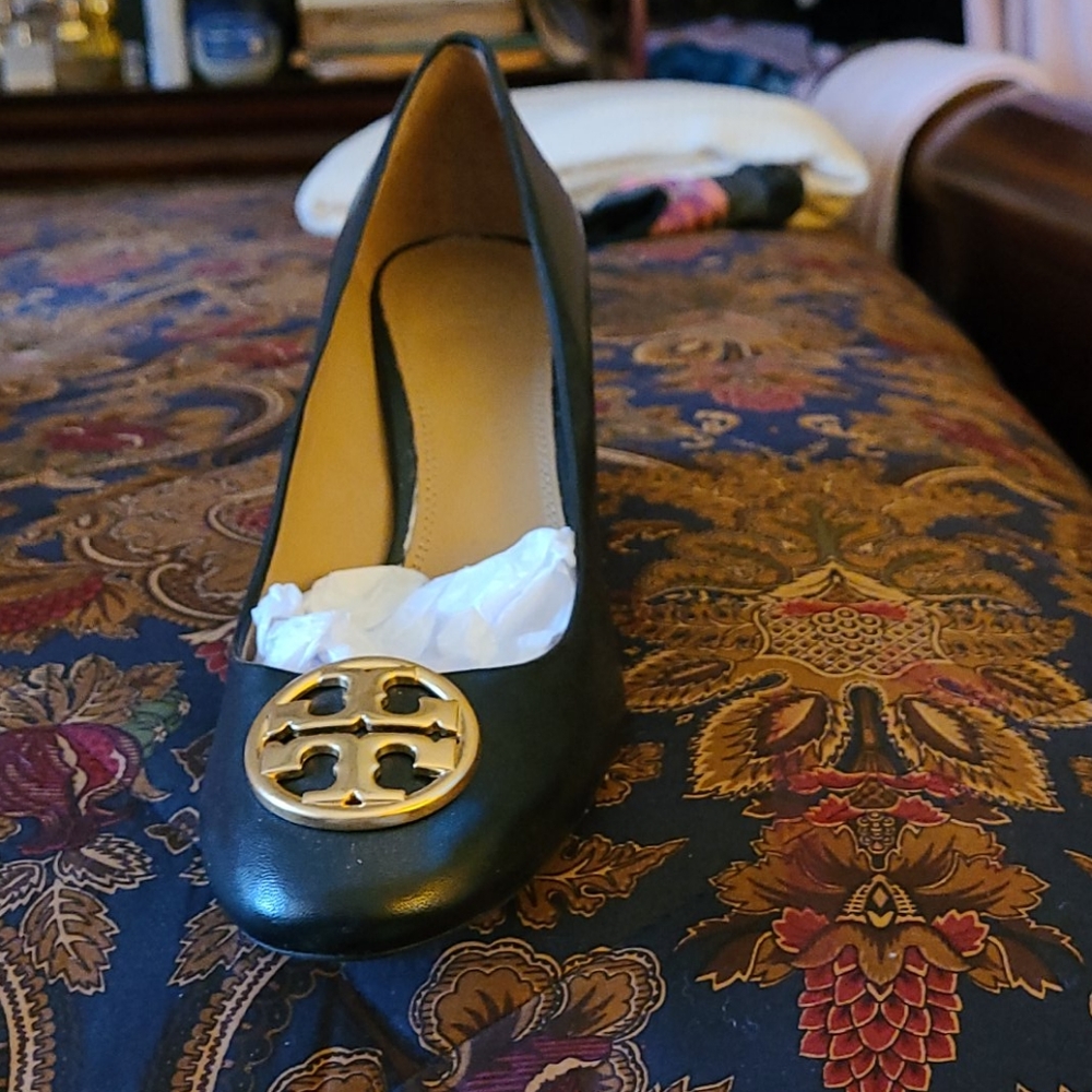 Tory Burch - Picture 2 of 3